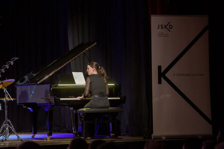 Srečanje otroških in mladinskih pevskih zborov, Naše pesmi naj donijo (30)